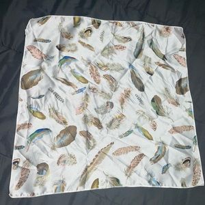 Ladies feather scarf